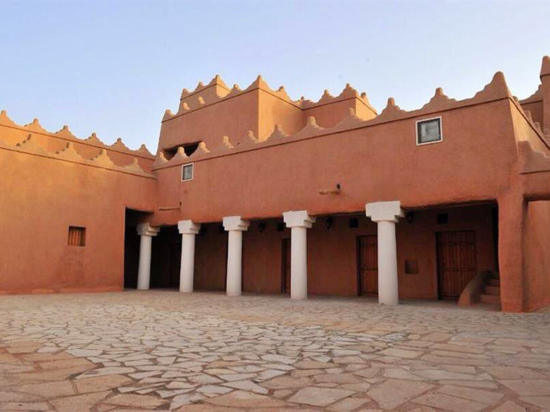 أول قصر ملكي بُني خارج الرياض قبل نحو قرن من الزمن